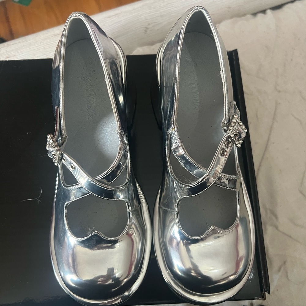 Dolls Kill Total Vengeance Mary Jane Heels – Silver, Size 8 – NEW - Picture 3 of 9